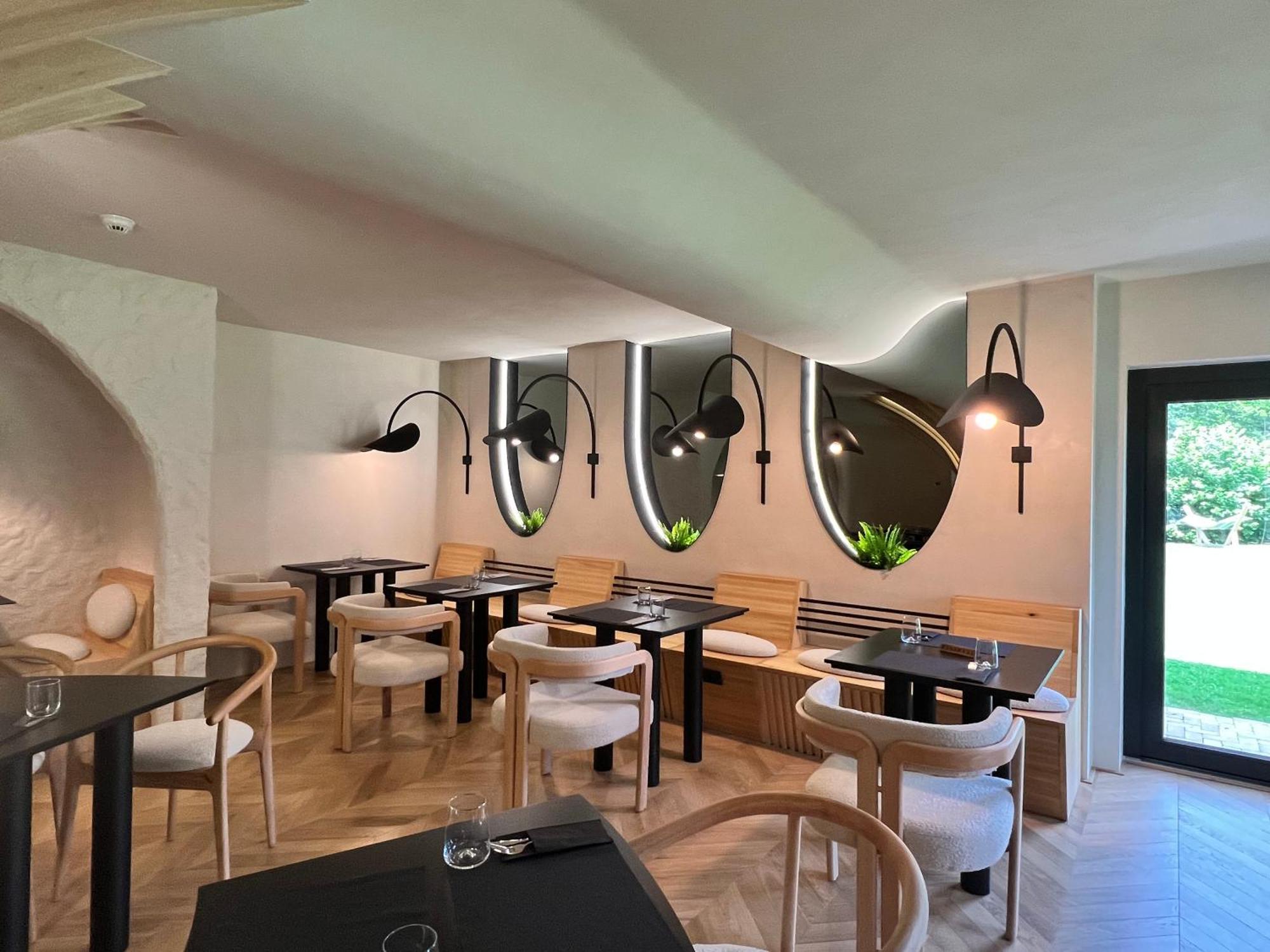Garden Retreat Junior (Adults Only) Hotel Бран Екстериор снимка